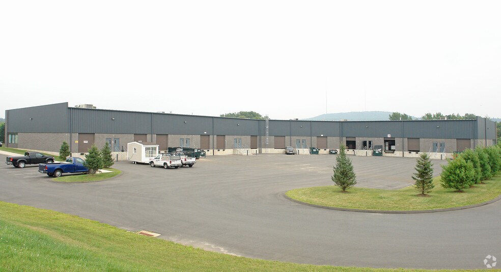 More Photos Of 10-20 Farmington Valley Dr, Plainville Light Distribution For Lease