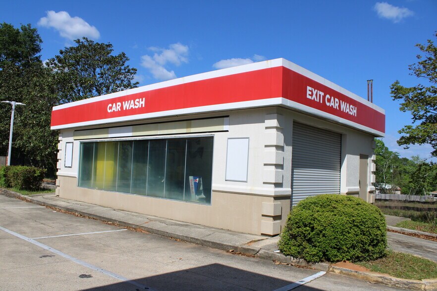More Photos Of 7102 Cottage Hill Rd, Mobile Convenience Store For Sale