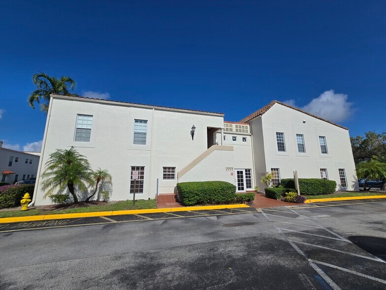 More Photos Of 7777 N University Dr, Tamarac Medical For Sale