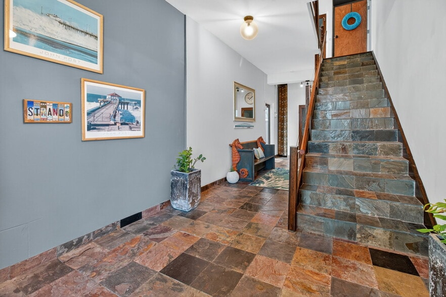 More Photos Of 5657 Shore S blvd, Gulfport Specialty For Sale