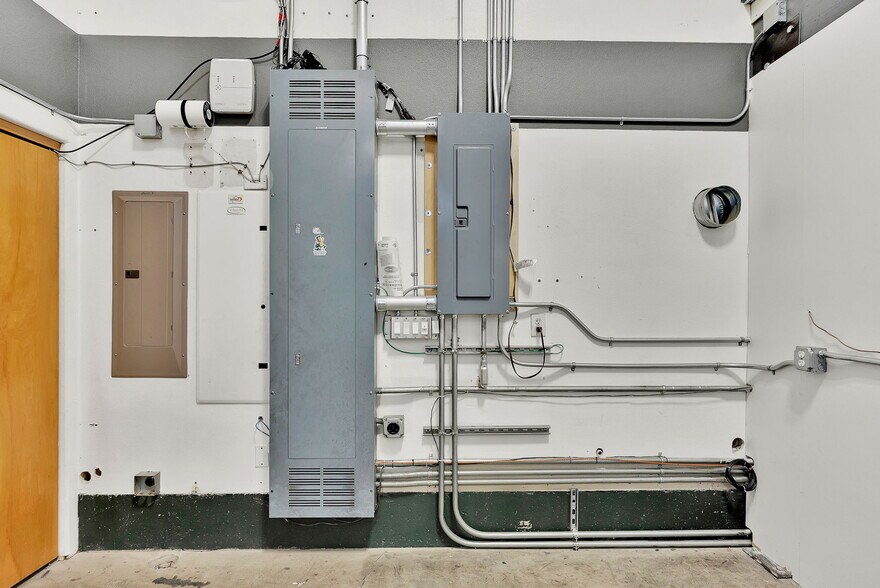 More Photos Of 11445 N Reed Rd, Hayden Warehouse For Sale