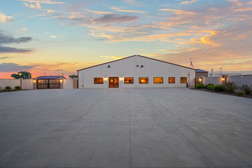 More Photos Of 1610 SE 3rd St, Newton Lodge Meeting Hall For Sale