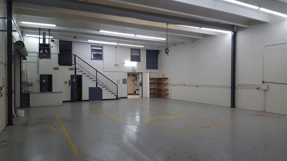 More Photos Of 385-387 Industrial Dr, Mount Juliet Warehouse For Lease