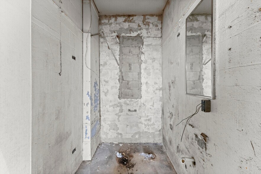 More Photos Of 15306 Rosa Parks Blvd, Detroit Warehouse For Sale