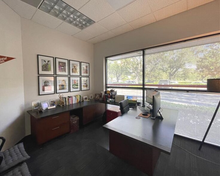 More Photos Of 10540 Portal Crossing, Bradenton Office For Sale