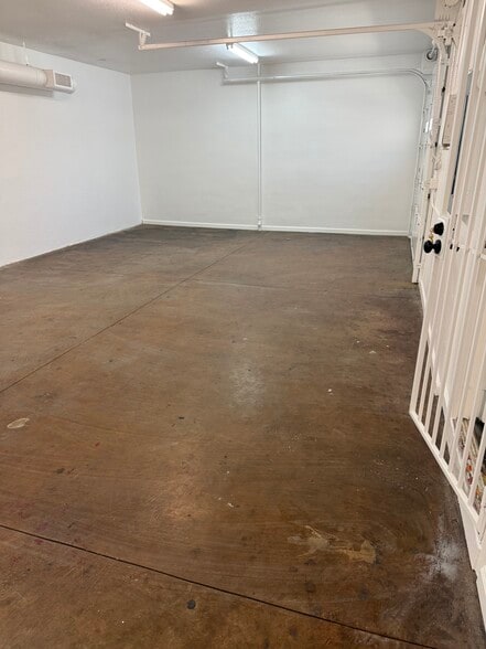 More Photos Of 101 W Avenue I, Lancaster Restaurant For Sale