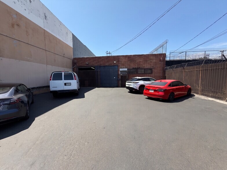 Primary Photo Of 1419 Essex St, Los Angeles Warehouse For Sale