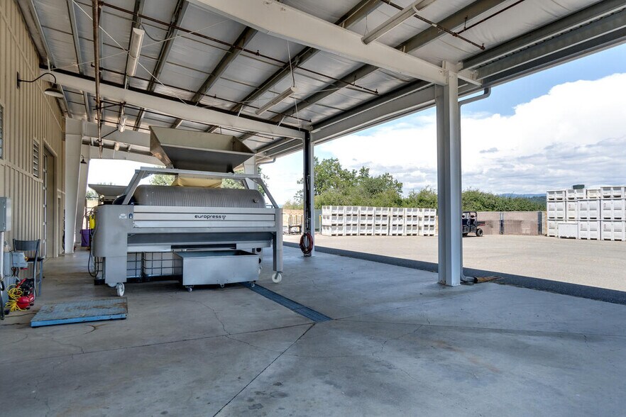 More Photos Of 8054 Fairplay Rd, Somerset Winery Vineyard For Sale