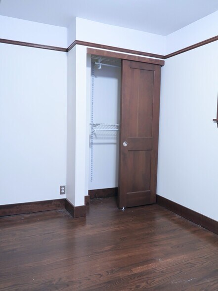 More Photos Of 6710 Greenwood Ave N, Seattle Apartments For Sale