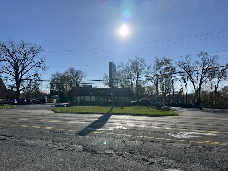 More Photos Of 1427 W Galena Ave, Freeport Freestanding For Sale