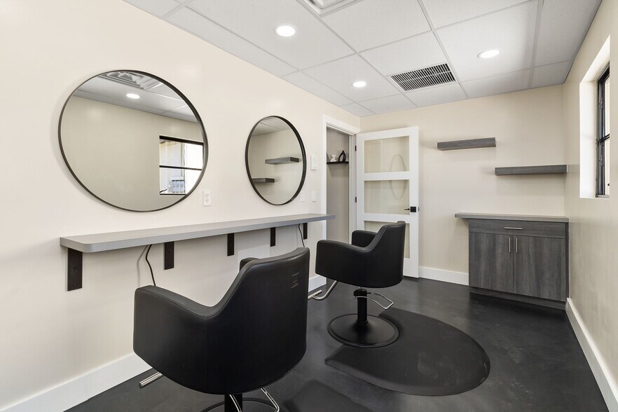 More Photos Of 1900 Tamiami Trl, Punta Gorda Office For Sale