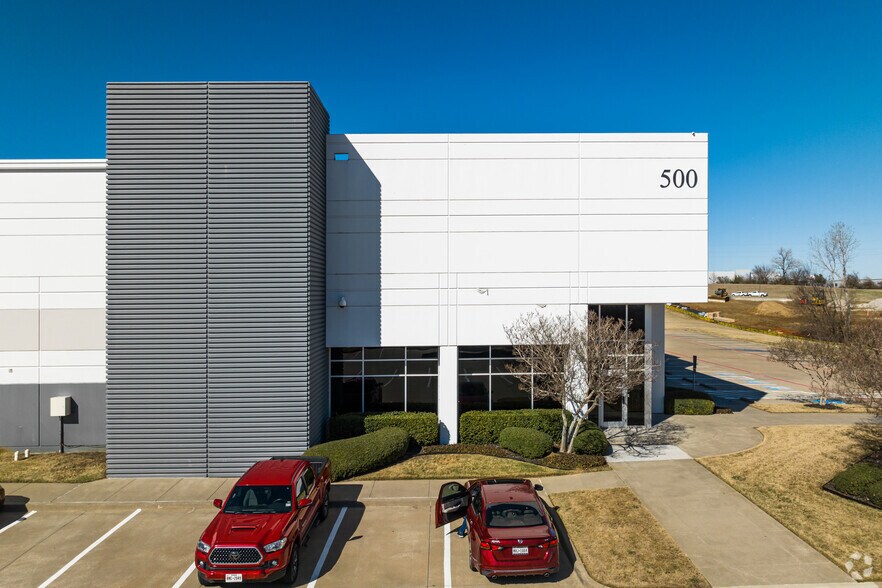 More Photos Of 500 Enterprise Dr, Flower Mound Distribution For Lease