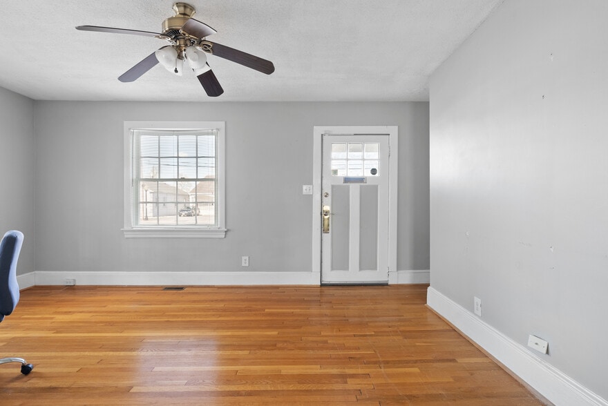 More Photos Of 605 E Nine Mile Rd, Highland Springs Office Residential For Sale