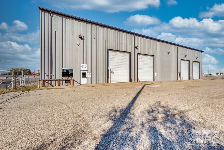 More Photos Of 701 W Murphy St, Odessa Manufacturing For Sale