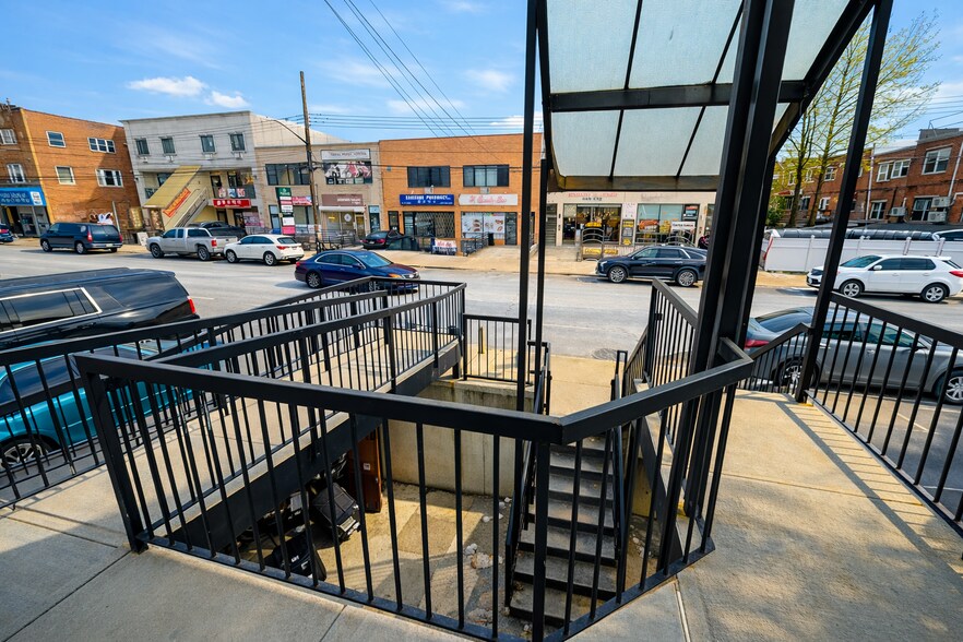 More Photos Of 4234 162nd St, Flushing Storefront Retail Office For Lease