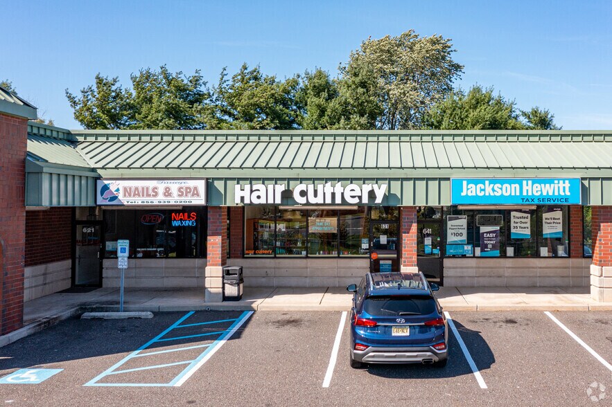 More Photos Of 501-681 E Evesham Rd, Runnemede Unknown For Lease