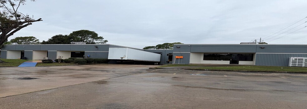 More Photos Of 10860 Rockley Rd, Houston Warehouse For Sale