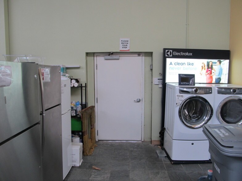 More Photos Of 2524 Shattuck Ave, Berkeley Storefront For Lease