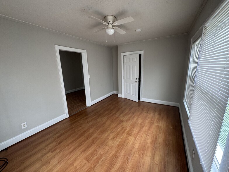 More Photos Of 305 Fife St, Thomasville Apartments For Sale