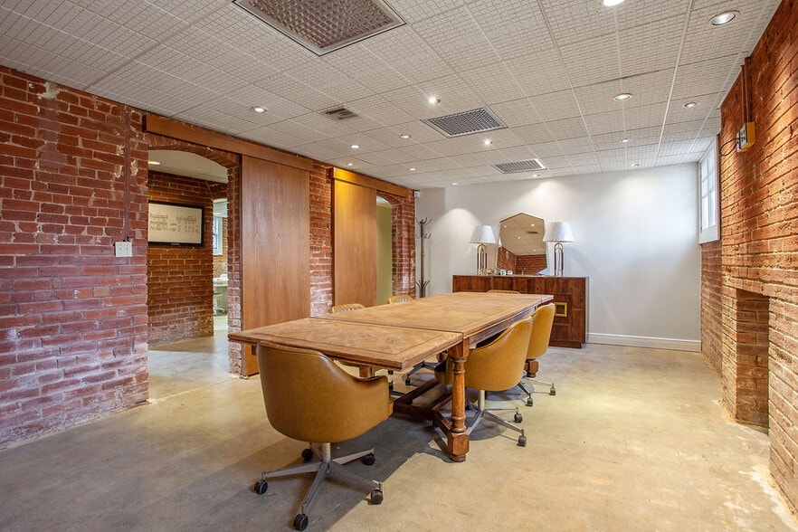 More Photos Of 1923 N Classen Blvd, Oklahoma City Office For Lease