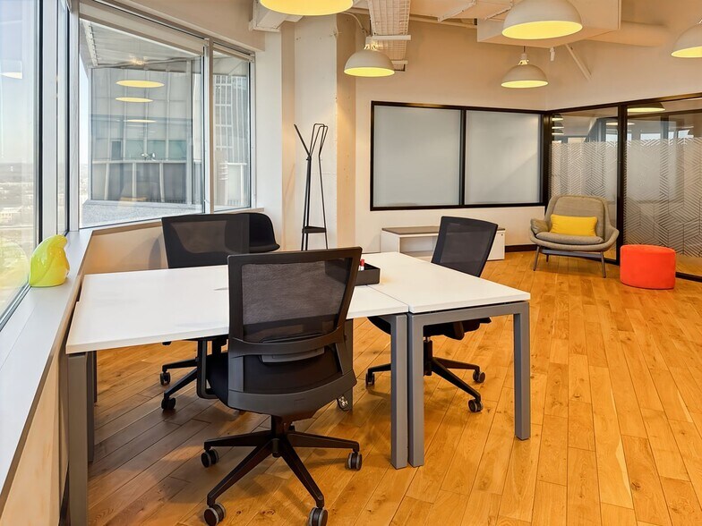 More Photos Of 128 S Tryon St, Charlotte Coworking Space