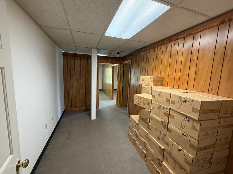 More Photos Of 403 Chatham Sq, Fredericksburg Office For Sale