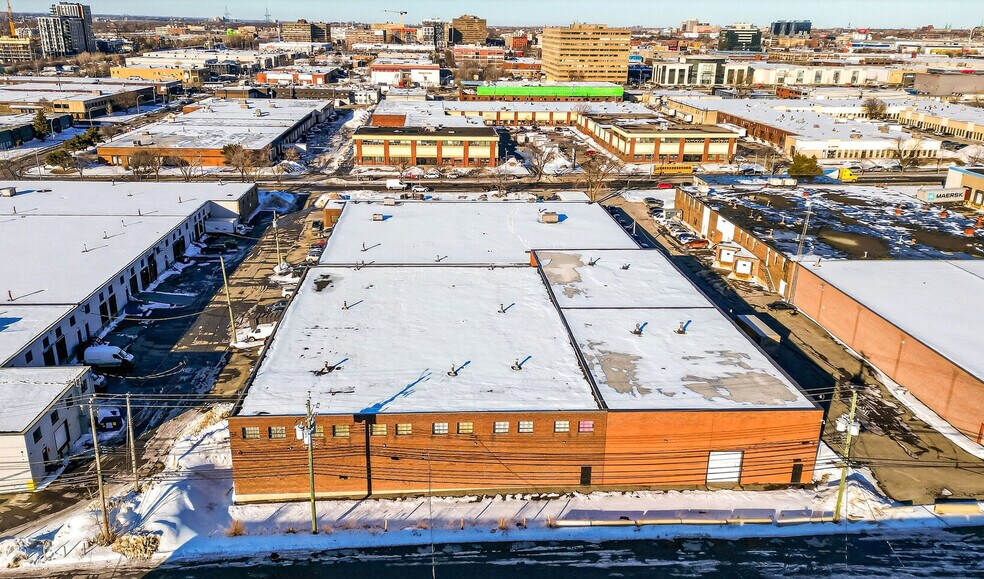 More Photos Of 600-650 Boul Lebeau, Montréal Warehouse For Lease