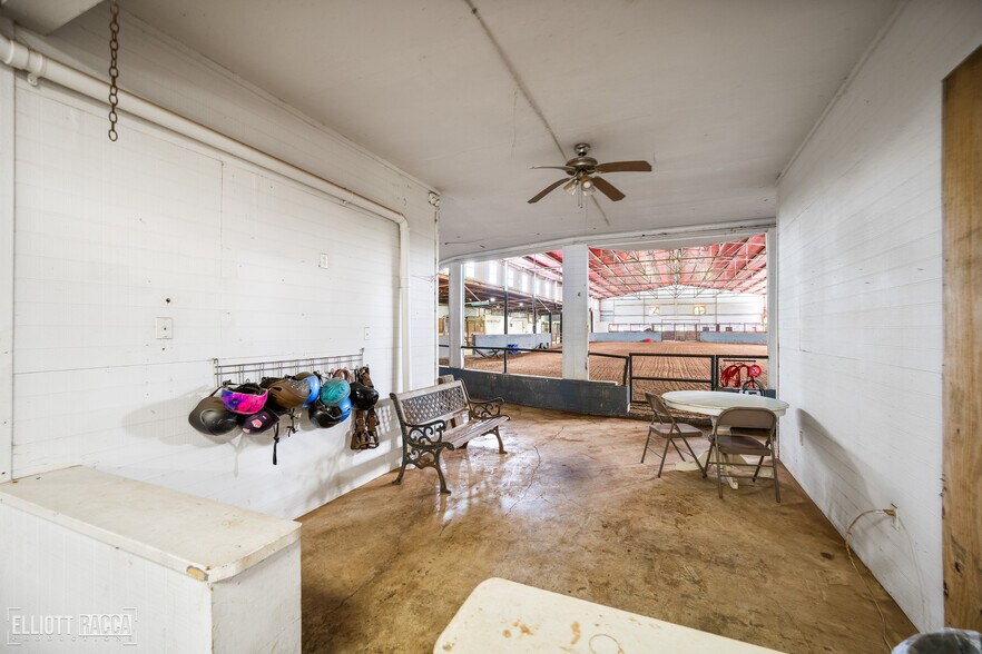 More Photos Of 1785 Old River Rd, Natchitoches Light Manufacturing For Sale