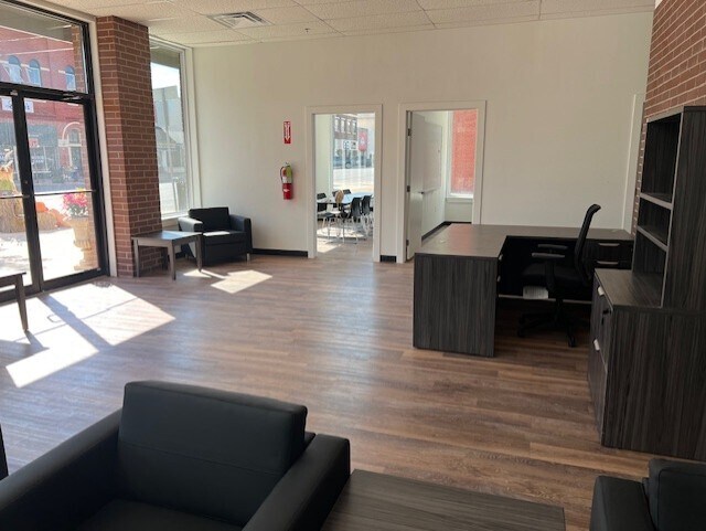 More Photos Of 127 W Main St, Ardmore Office For Sale