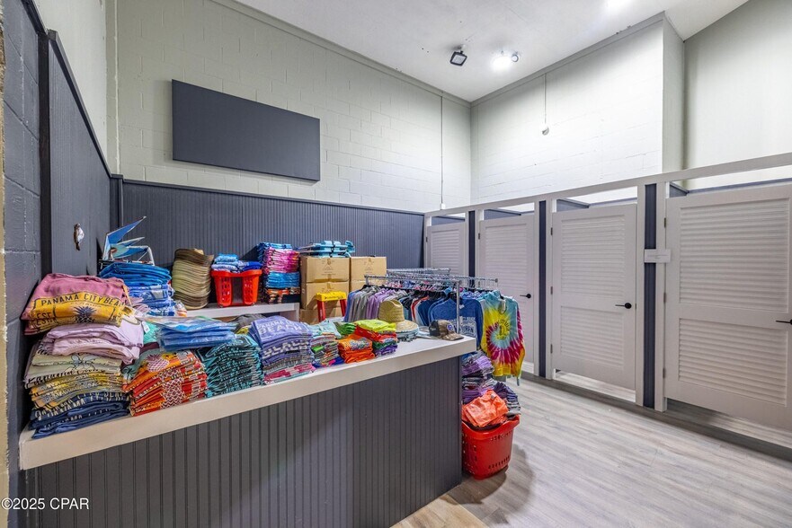 More Photos Of 6908 Thomas Dr, Panama City Beach Freestanding For Sale