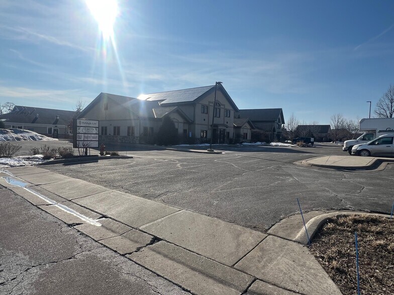 More Photos Of 121 Saint Andrews Ct, Mankato Medical For Lease