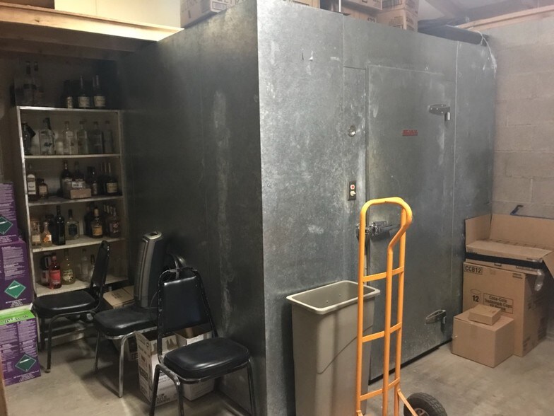 More Photos Of 3649 W 8th St, Thatcher Bar For Sale