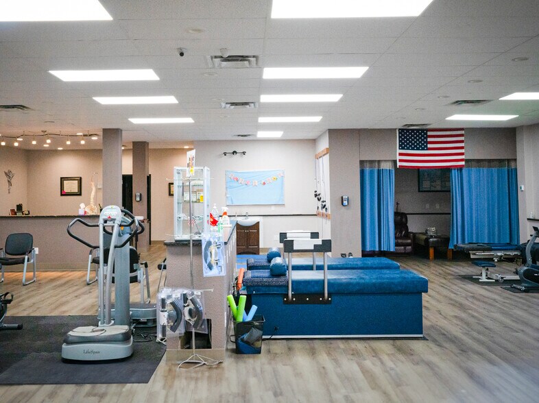 More Photos Of 7180 Bandera Rd, San Antonio Medical For Lease
