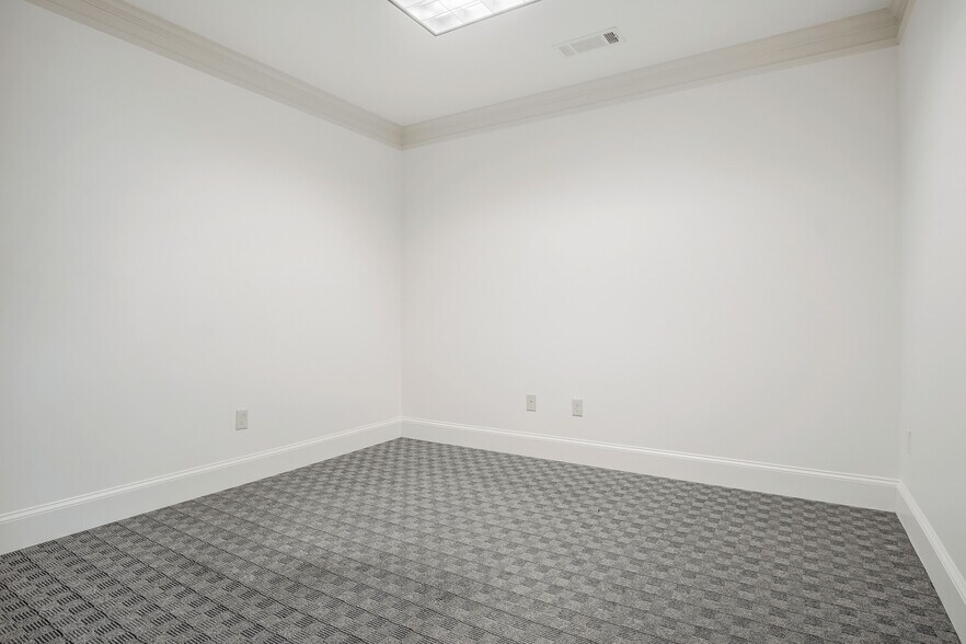 More Photos Of 4720 Peachtree Industrial Blvd, Berkeley Lake Office For Lease