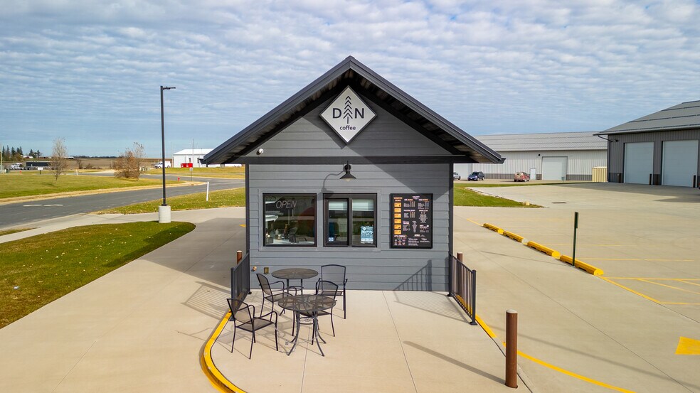 More Photos Of 331 Sandstone Dr NW, Eyota Fast Food For Sale