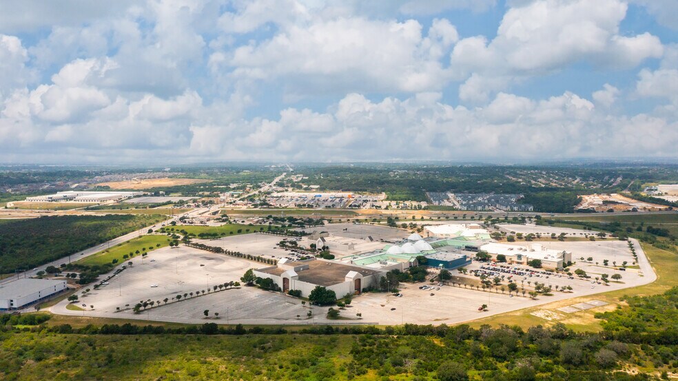 More Photos Of 6909 N Loop 1604 E, San Antonio Department Store For Sale