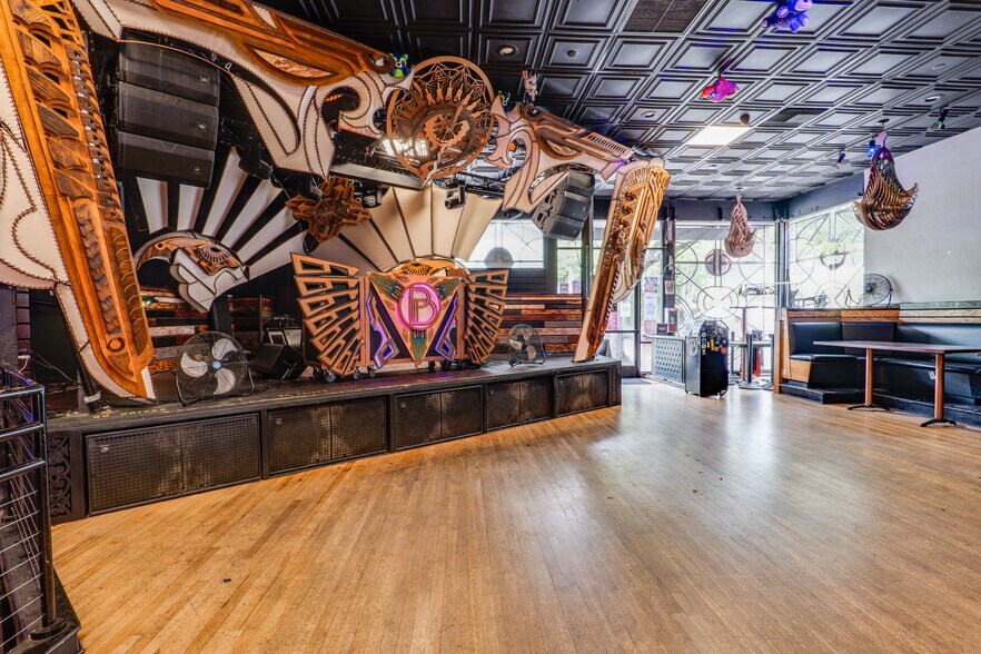 More Photos Of 844 Olive St, Eugene Restaurant For Lease