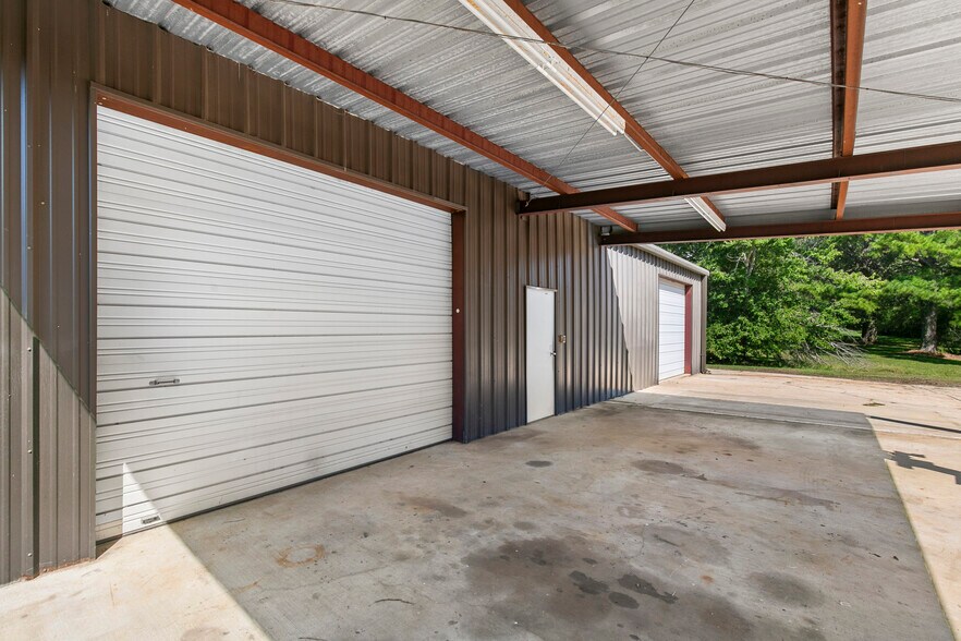 More Photos Of 125 Solleftea Dr, Madison Industrial For Lease