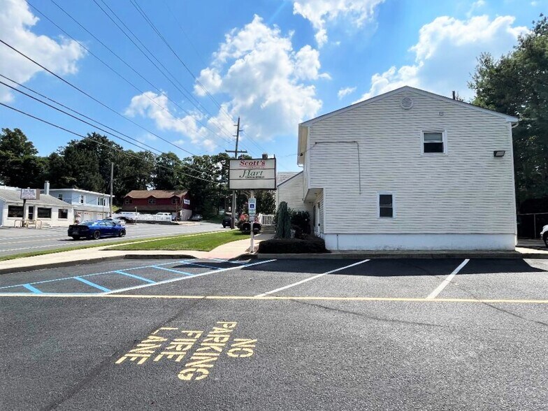 More Photos Of 366 Herbertsville Rd, Brick Medical For Lease