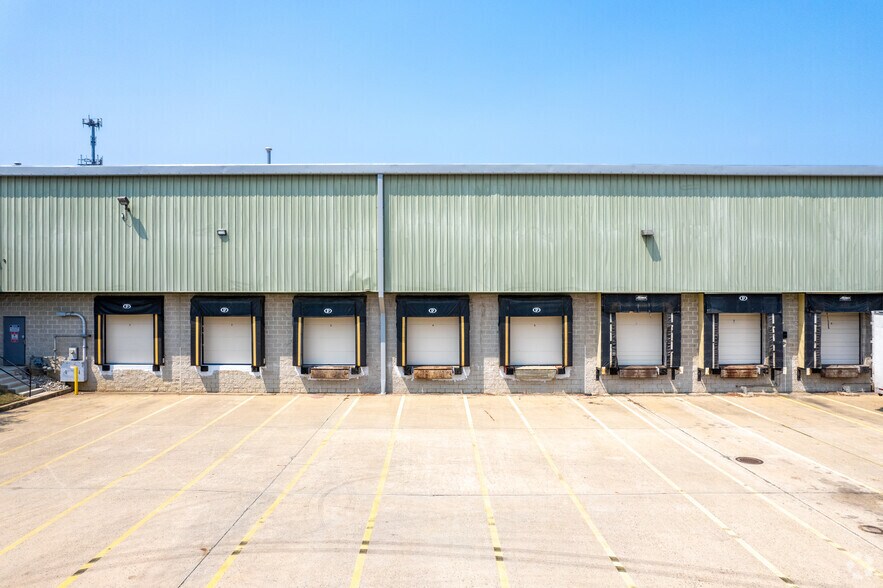 More Photos Of 4610 Mercedes Dr, Belcamp Warehouse For Lease