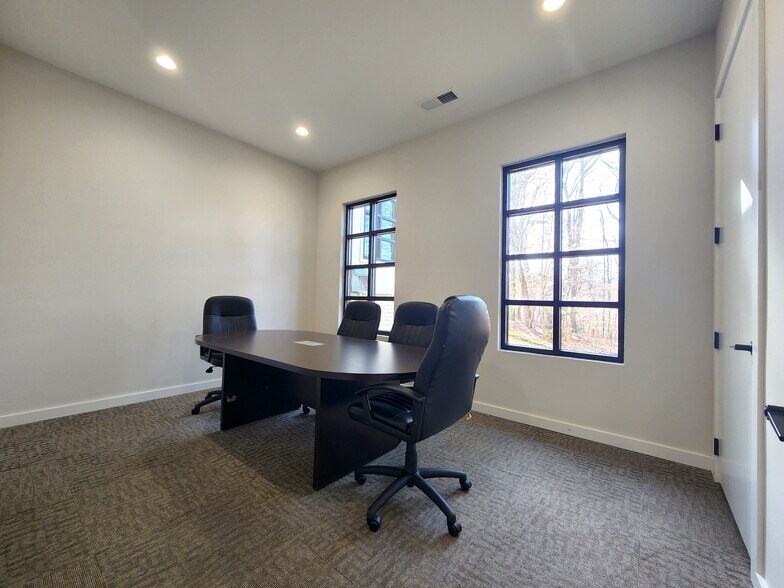 More Photos Of 6110 McFarland Station Dr, Alpharetta Medical For Lease