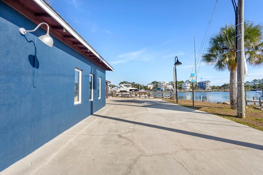 More Photos Of 275 Timber Island Rd, Carrabelle Restaurant For Sale