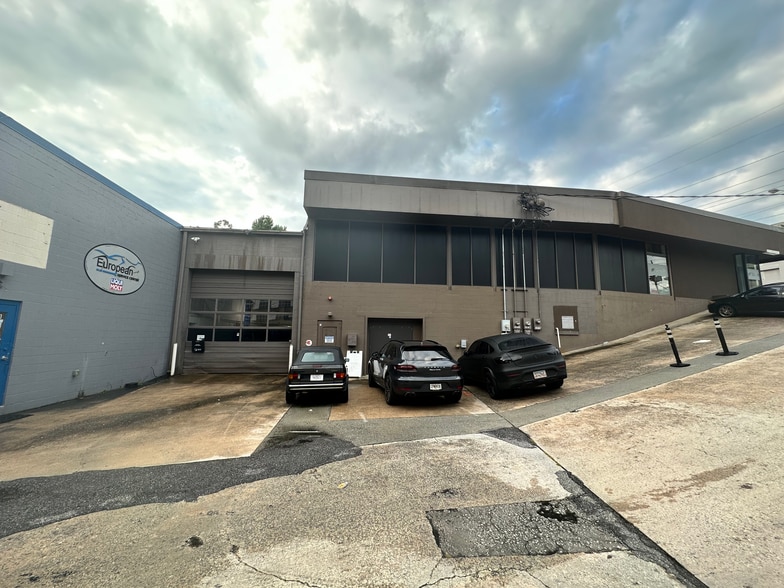 More Photos Of 3097 Piedmont Rd NE, Atlanta Freestanding For Lease