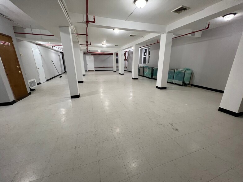 More Photos Of 9021 160th St, Jamaica Storefront Retail Office For Lease