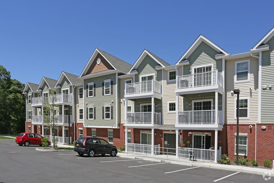 More Photos Of 700-700 Wincoram Way, Coram Apartments For Lease