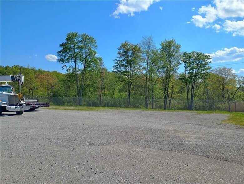 More Photos Of 4881 Pittsburgh Rd, Harrisville Flex For Sale