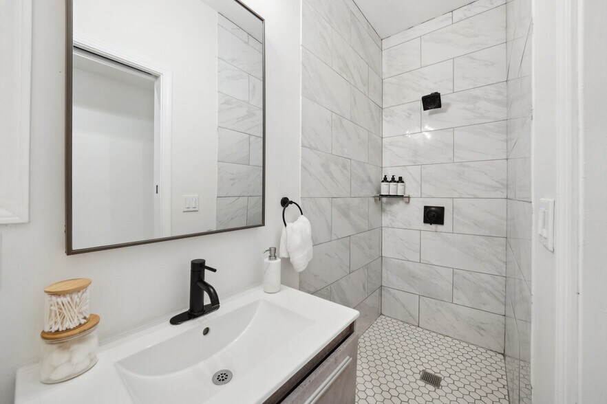 More Photos Of 17-19 Card Aly, San Francisco Apartments For Sale