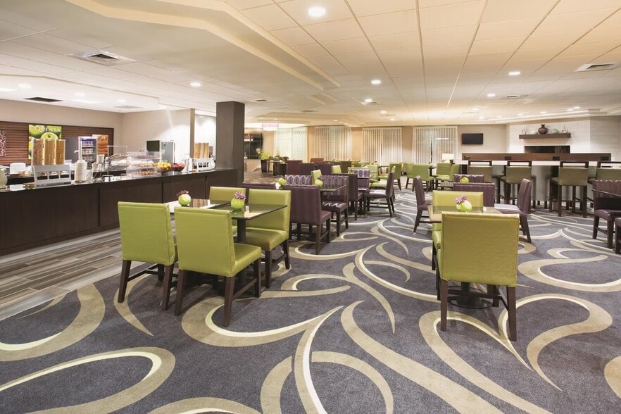 More Photos Of 9009 E Arapahoe Rd, Greenwood Village Hotel For Sale