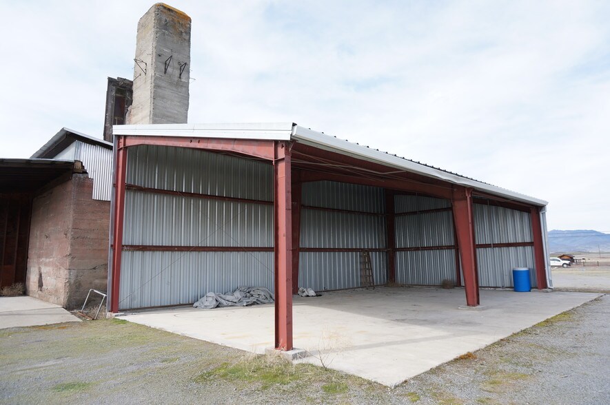 More Photos Of 451 N 11th St, Montague Warehouse For Sale
