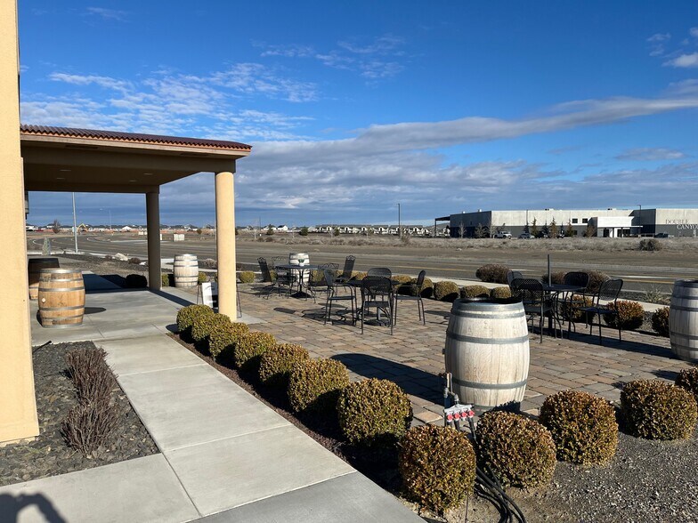 More Photos Of 8011 Keene Rd, West Richland General Retail For Lease